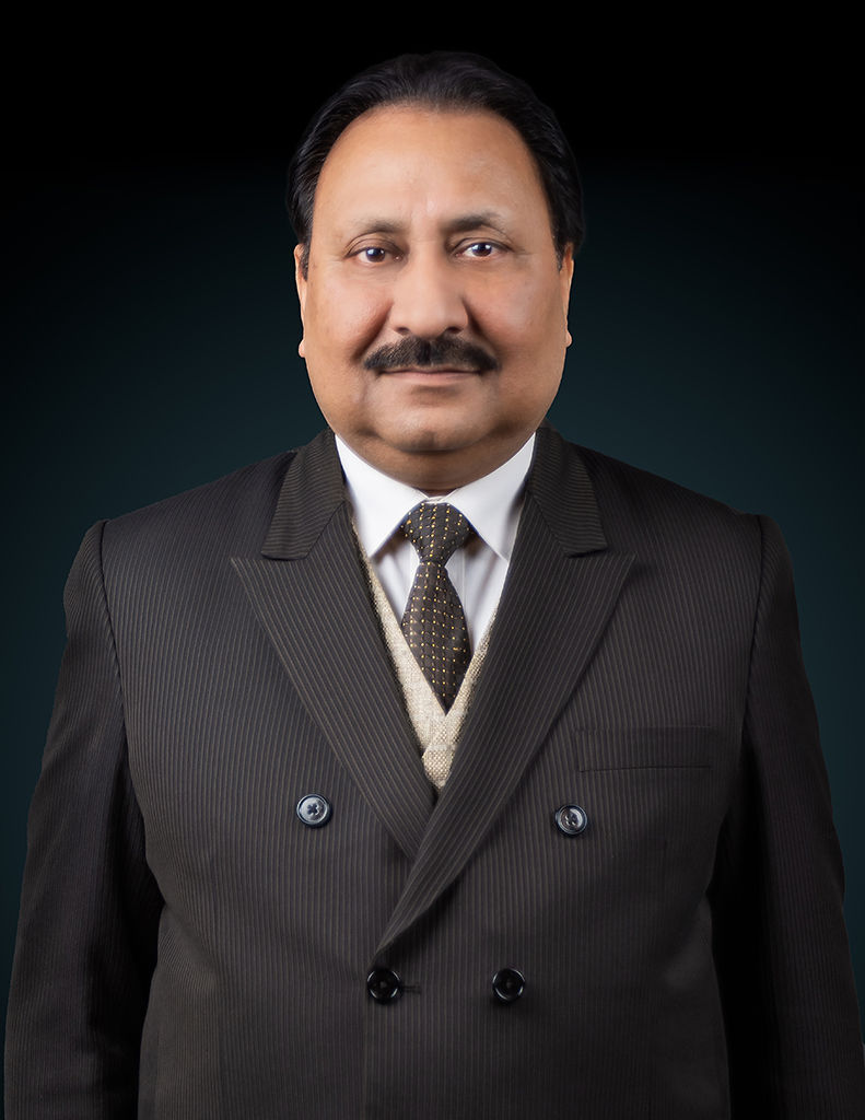 photo of Devinder Bath, immigration lawyer at Edmonton Law Office
